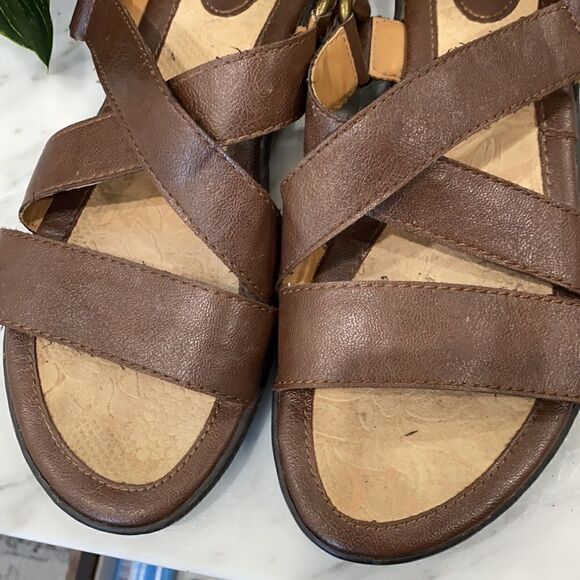 BOC by Born Brown Sandals 10M. Very little wear. - Picture 8 of 8